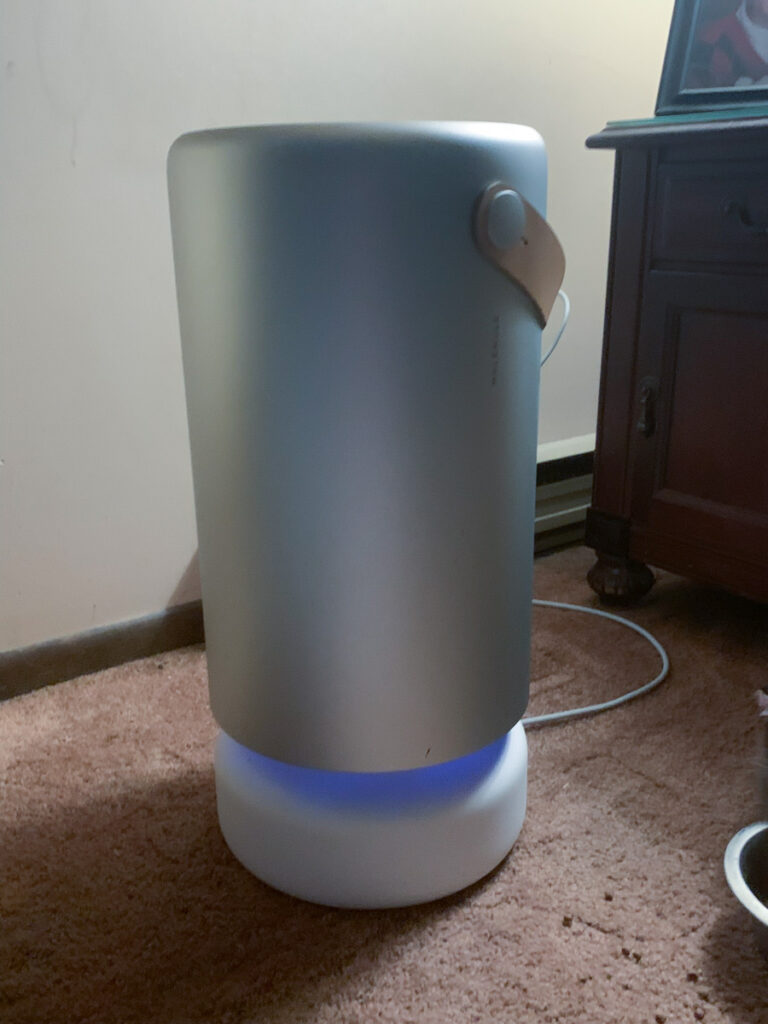 Molekule air pro air purifier